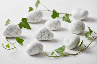 vertus howlite