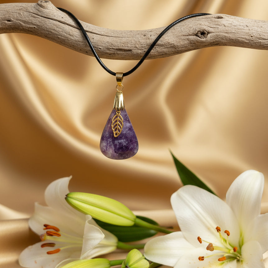 collier noir lépidolite violette