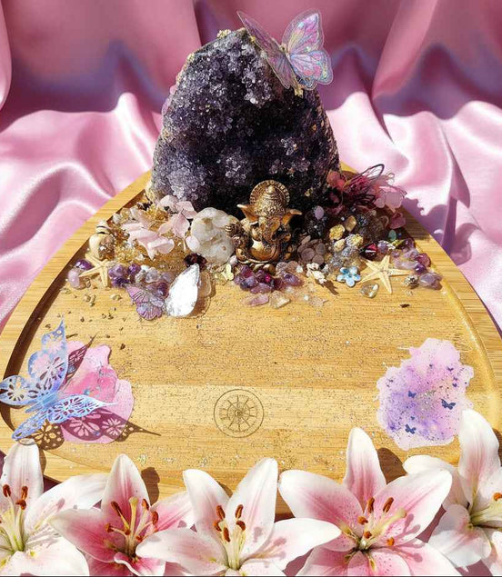 Plateau le paradis de ganesh et géode d'améthyste de 14 cm