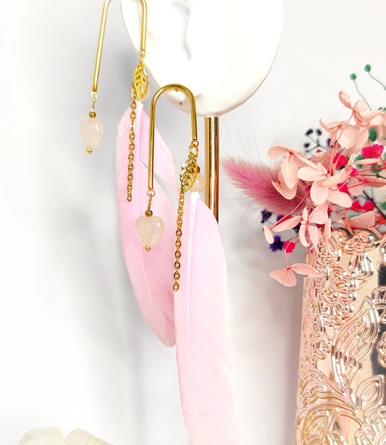 bijoux dorés avec plume