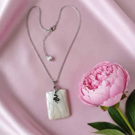 collier argenté pierre de lune rectangle