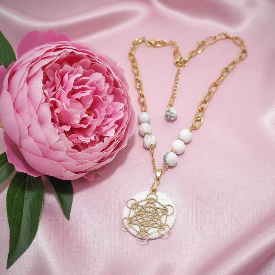 Collier doré et Howlite, Métatron ou feuille