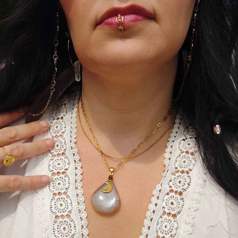 Collier Lune rousse en pierre de lune