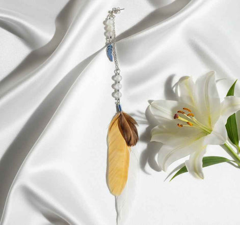 Boucle longue en Plumes sacrées, aventurine ou labradorite