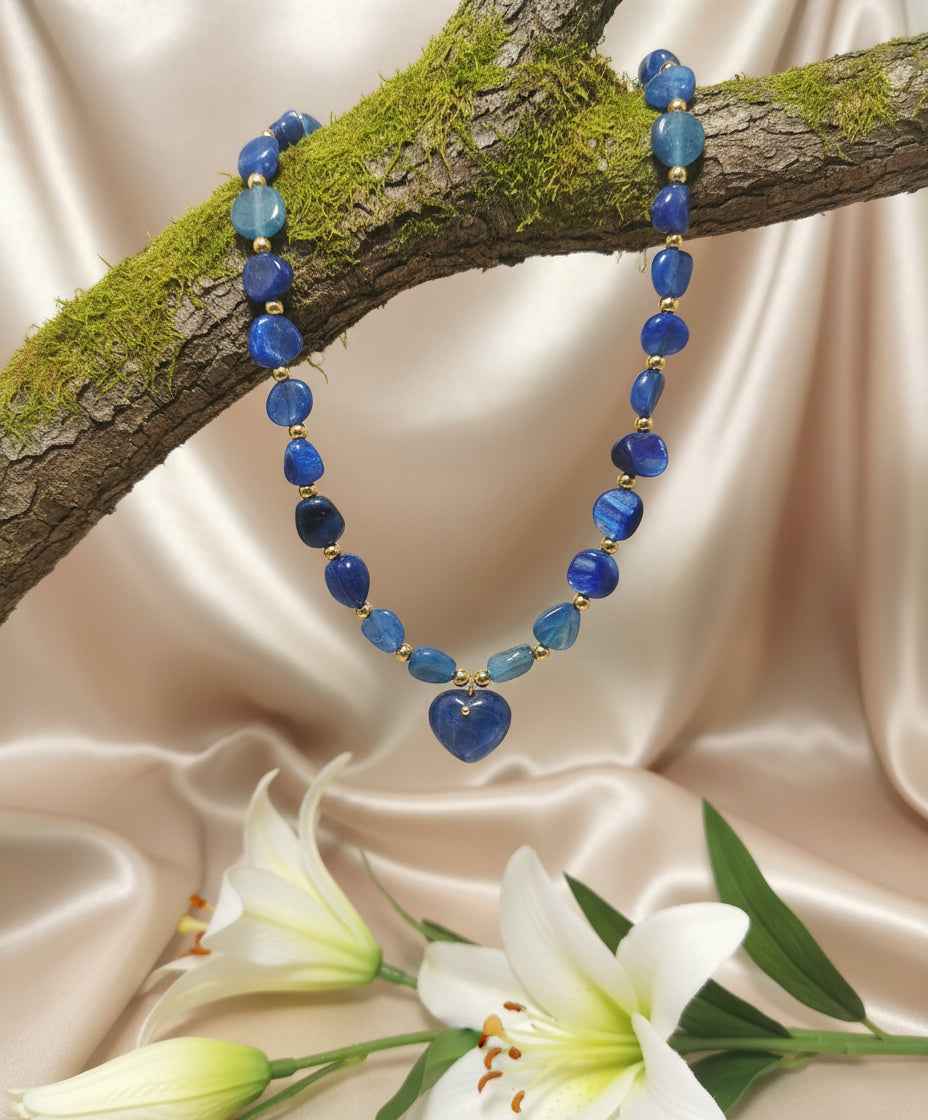 Tour de cou collier doré en cyanite coeur, réglable