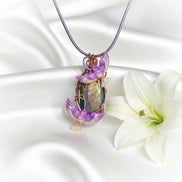 Collier phénix et sa labradorite rose sertie
