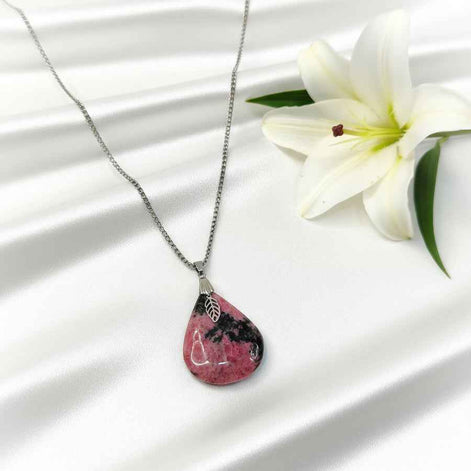 Collier et sa rhodonite extra, doré ou argenté, pierre au choix