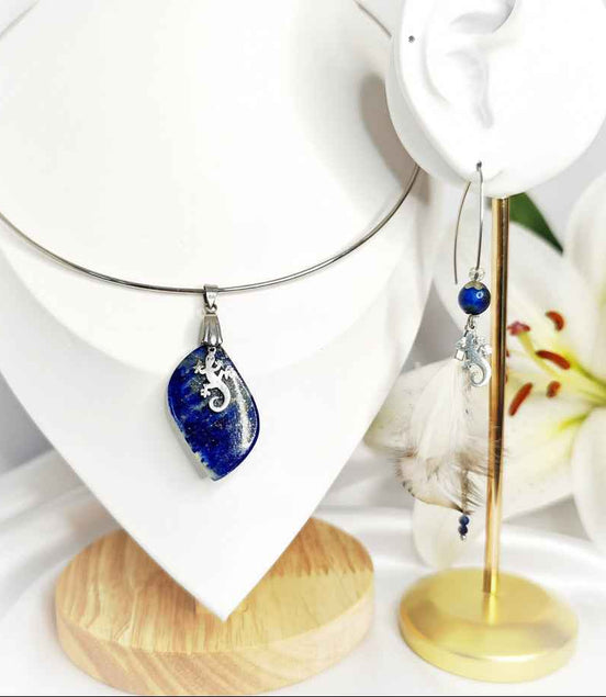 Boucles d'oreilles & Collier torque argenté en Lapis lazuli "salamandre"