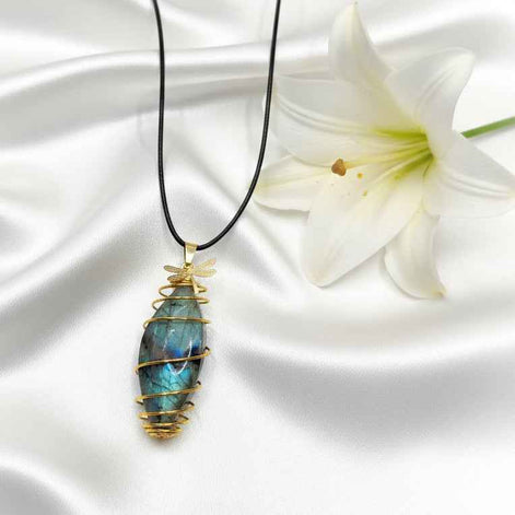 Collier et labradorite en spirale