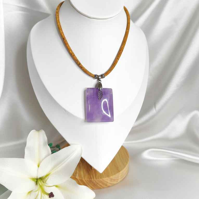 Collier liège argenté et son améthyste