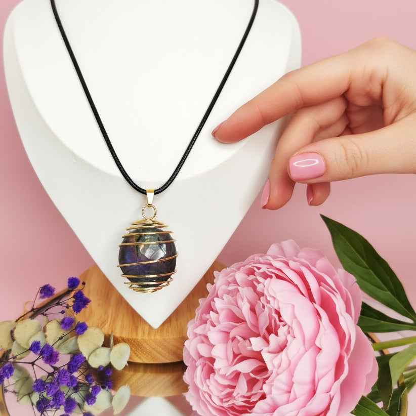 Collier et labradorite en spirale