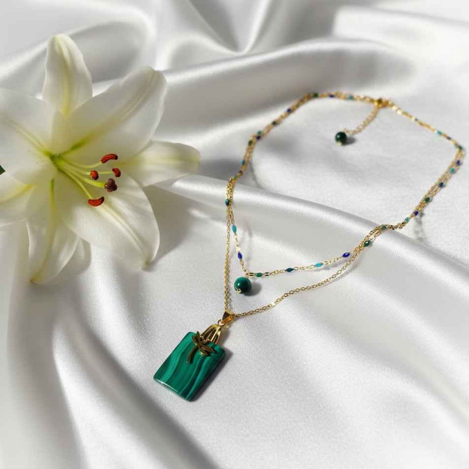 Collier doré libellule et malachite extra