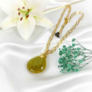 Collier doré opale verte extra, feuille, réglable