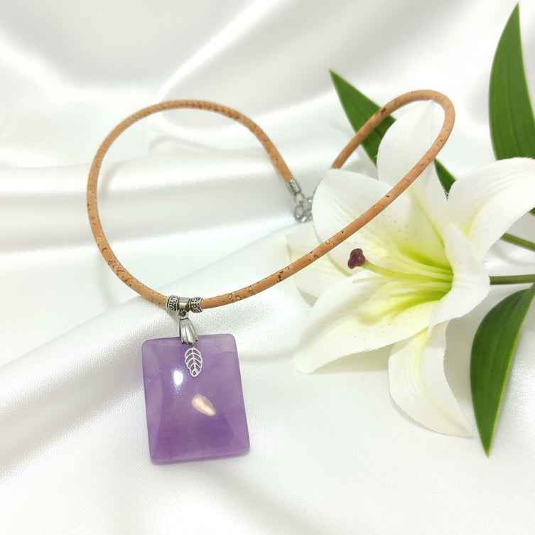 Collier liège argenté et son améthyste