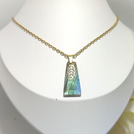 Collier fin doré ou argenté labradorite rectangle au choix