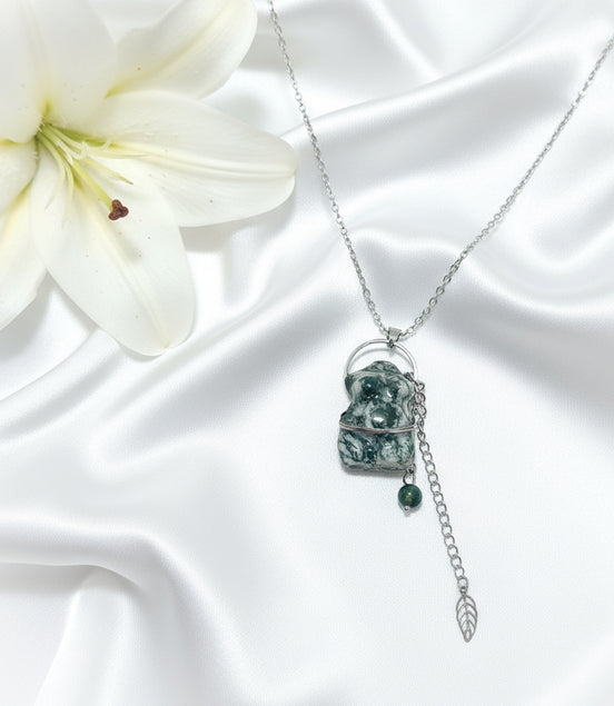 collier argenté femme en pierre