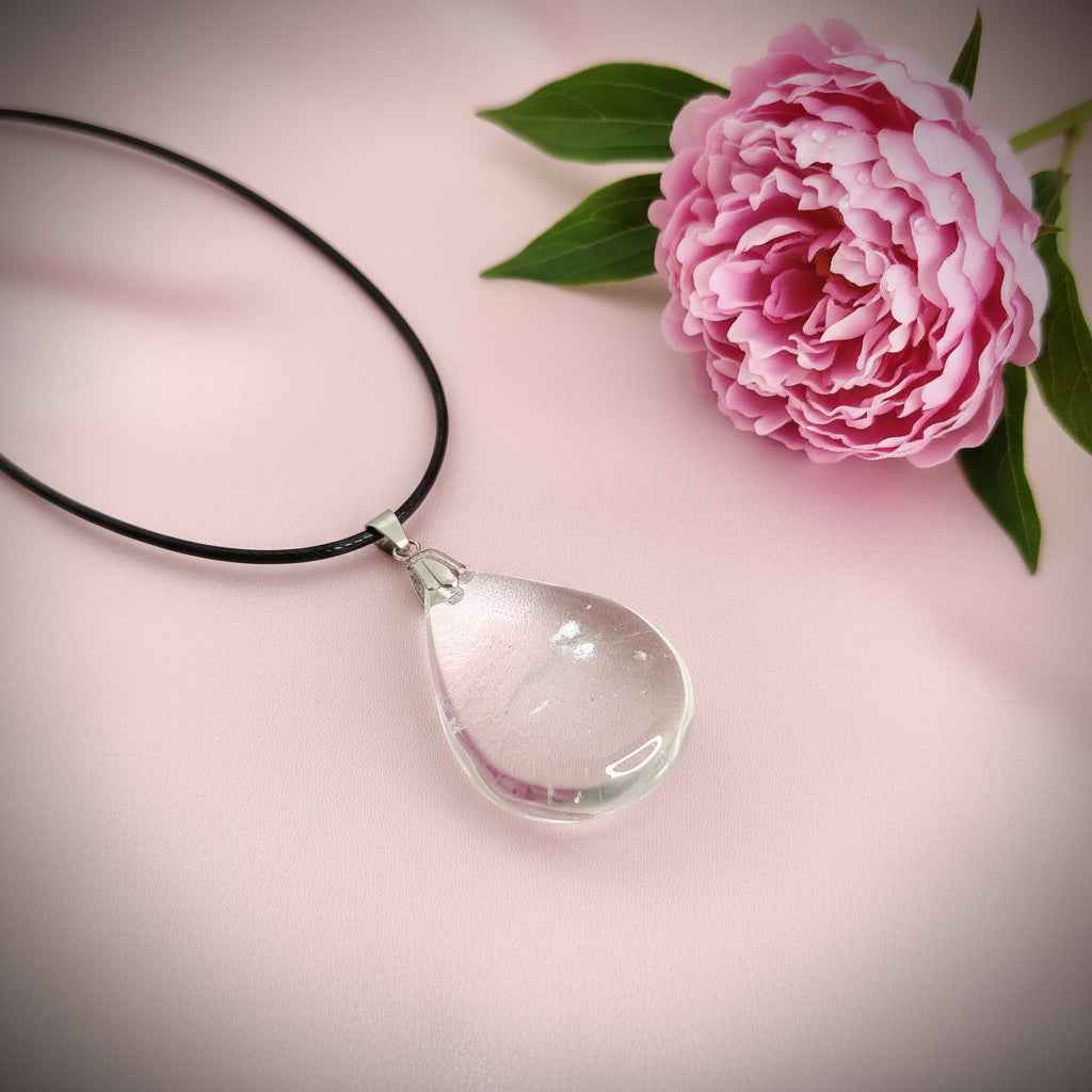 Collier argenté et cristal de roche