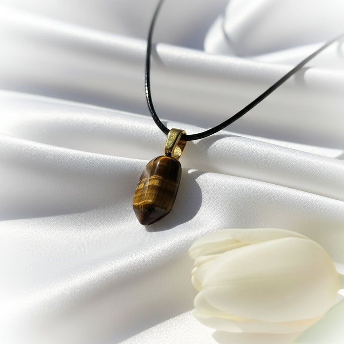 Collier minimaliste en oeil de tigre Au choix