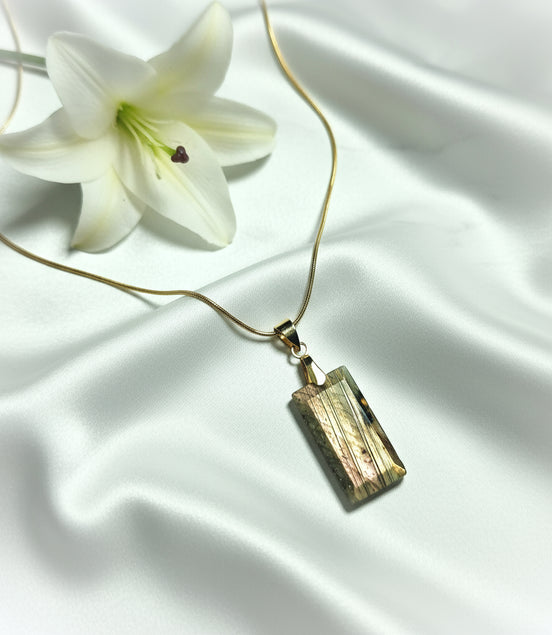 collier fin pierre labradorite rose