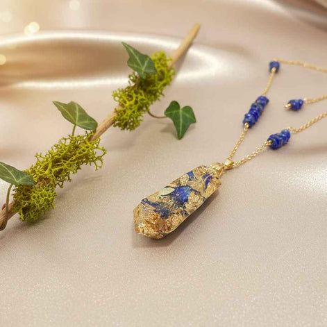 Collier orgonite pointe doré en Lapis lazuli