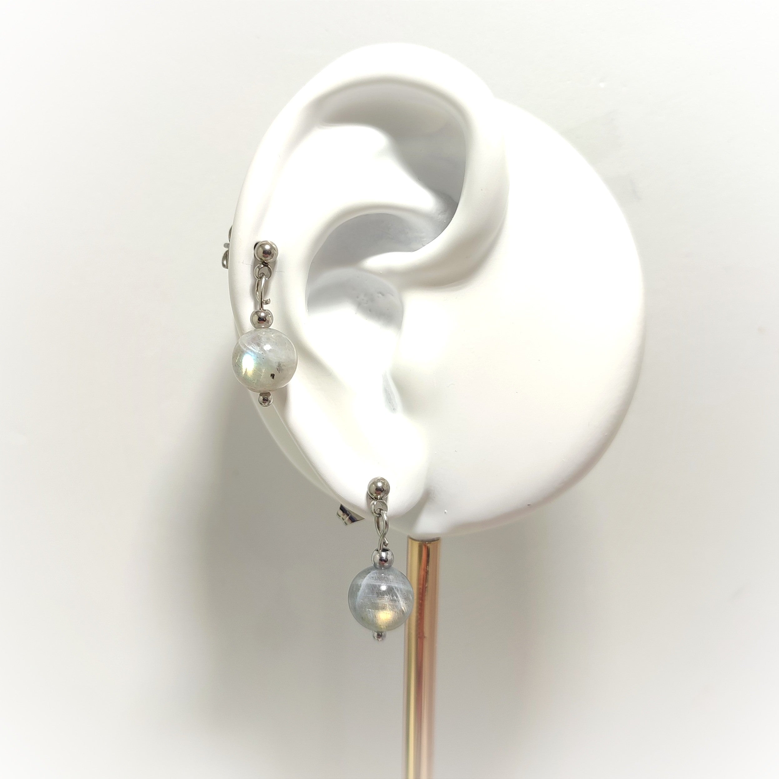 petite boucle d oreille perle en pierre