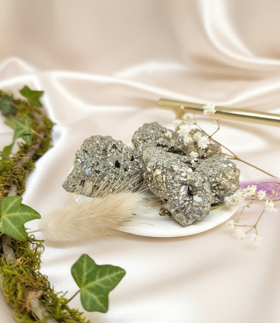 Pierre de Pyrite en Pointe de 8cm ou brute de 6cm