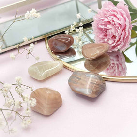 Pierre de lune nacré en Galet, roulée, sphère, pointe...au choix