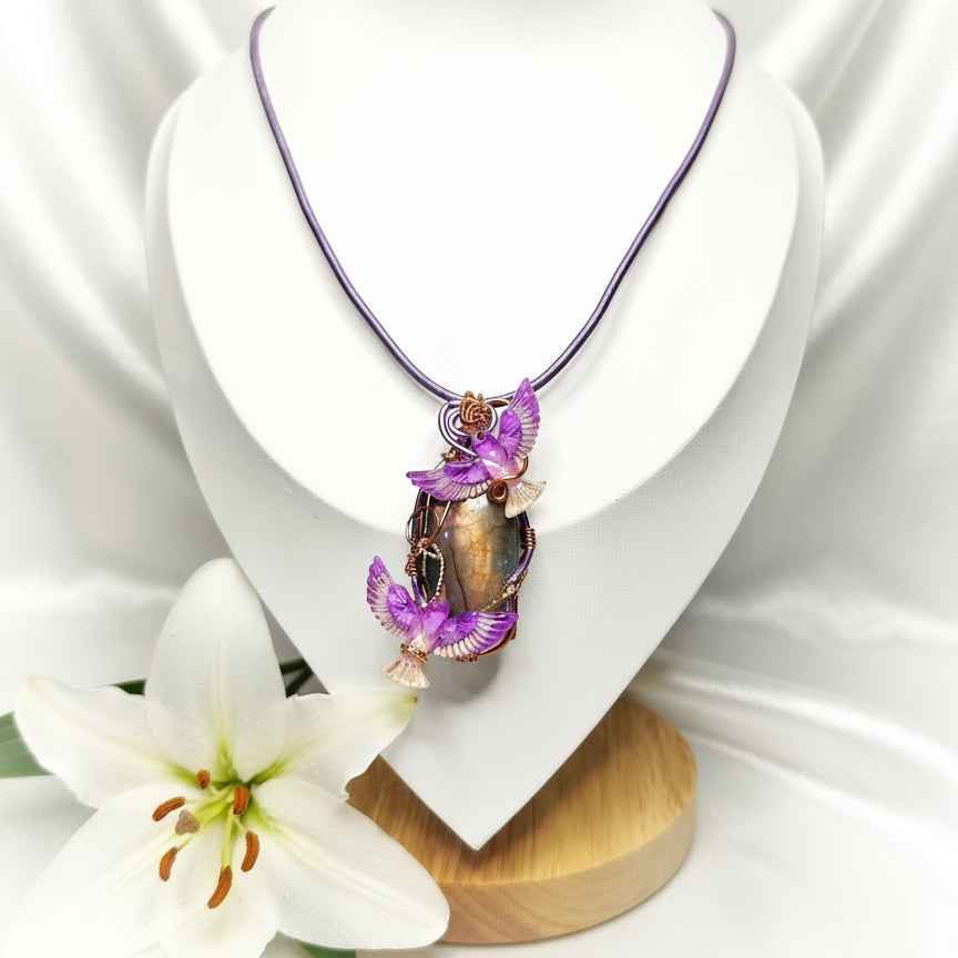 Collier phénix et sa labradorite rose sertie