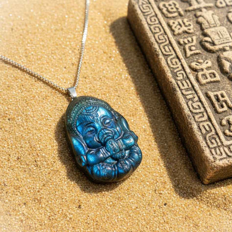 Collier Ganesh en labradorite bleu, argenté ou doré
