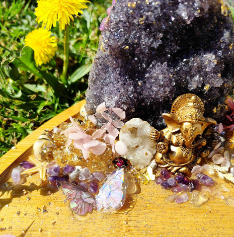 Plateau le paradis de ganesh et géode d'améthyste de 14 cm