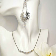 Collier et boucles d'oreilles céleste en calcédoine bleue