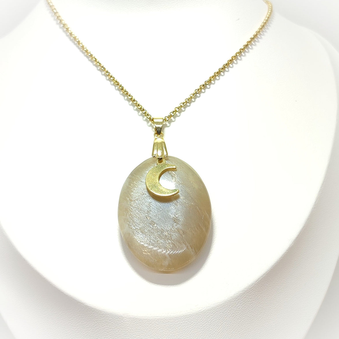 Collier doré en pierre de lune au choix