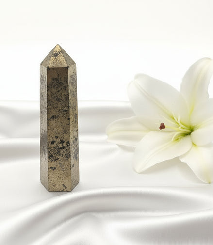 Pierre de Pyrite en Pointe de 8cm ou brute de 6cm