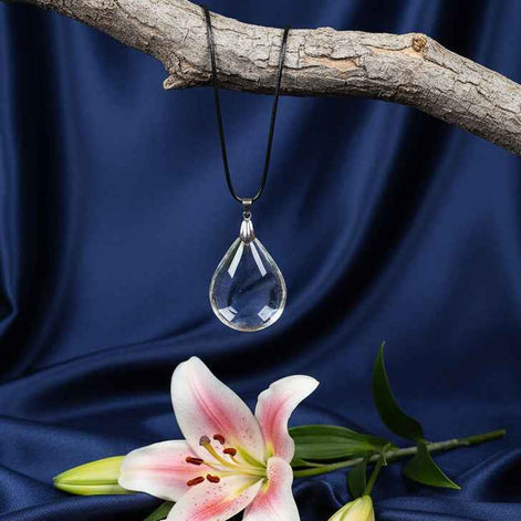 Collier argenté et cristal de roche