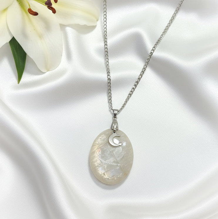 collier argenté pierre de lune blanche