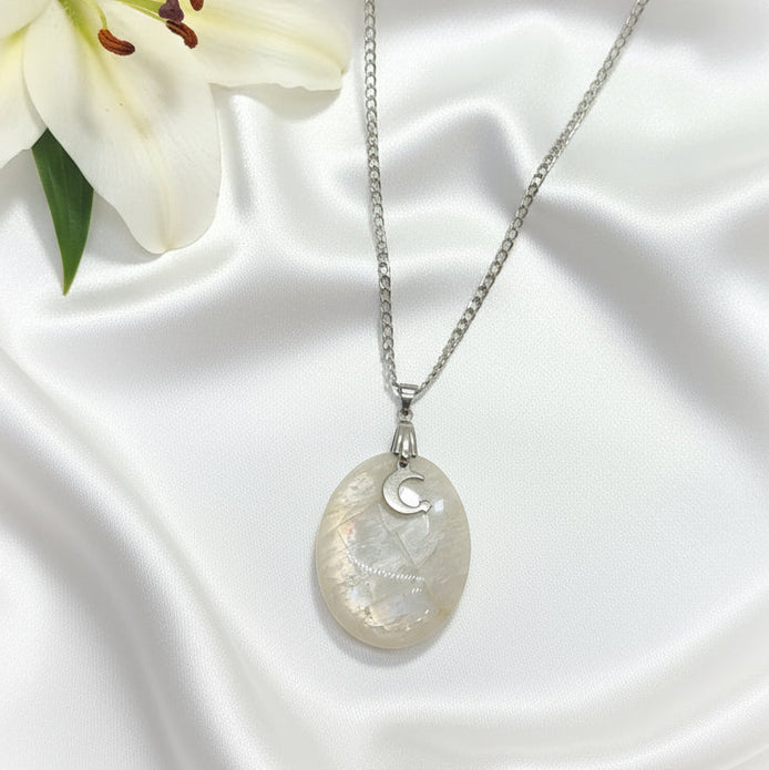 collier argenté pierre de lune blanche