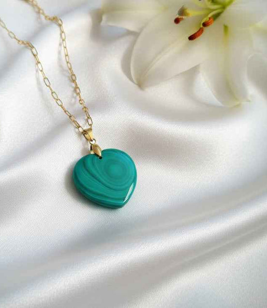 bijoux en pierres de creatrice