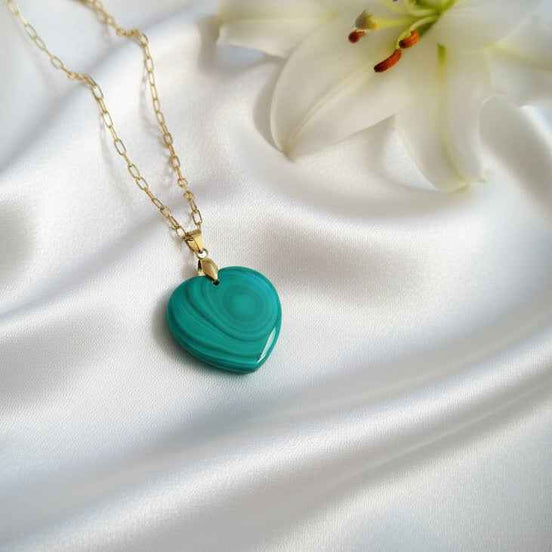 bijoux en pierres de creatrice