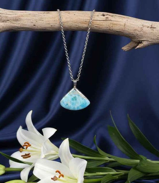 Collier chaine argenté et larimar au choix, sur lotus unalome ou simple