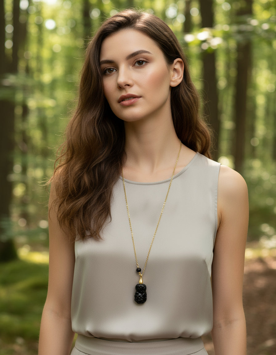 Collier Pixiu doré Protection et prospérité  en obsidienne céleste