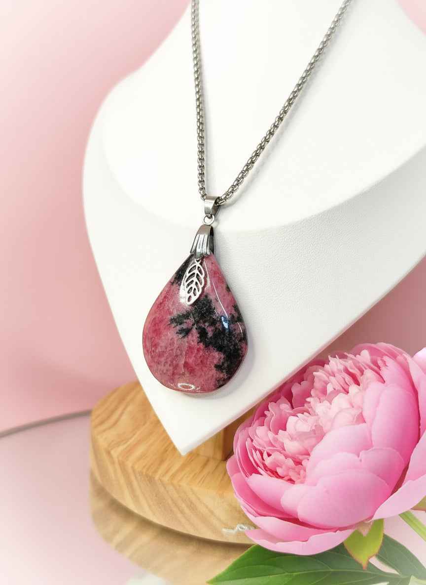 Collier et sa rhodonite extra, doré ou argenté, pierre au choix