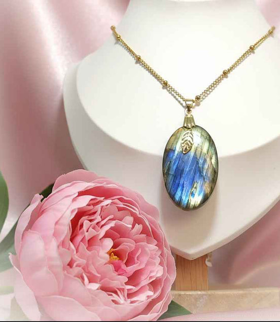 Collier doré labradorite multicolore extra de 4 cm