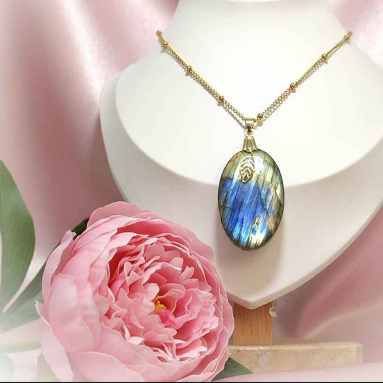 Collier doré labradorite multicolore extra de 4 cm