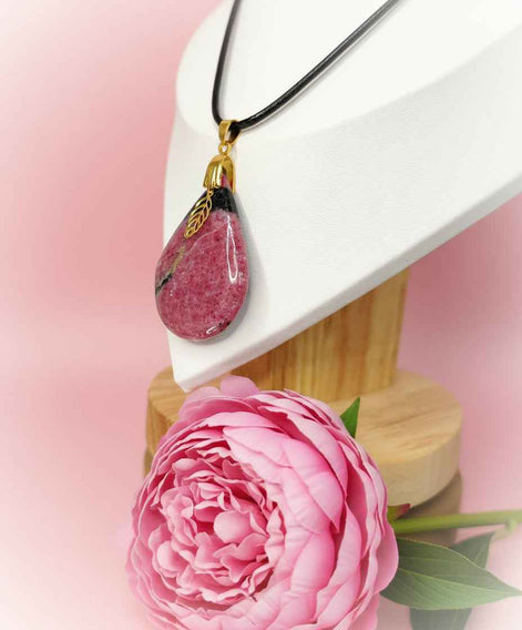 Collier et sa rhodonite extra, doré ou argenté, pierre au choix