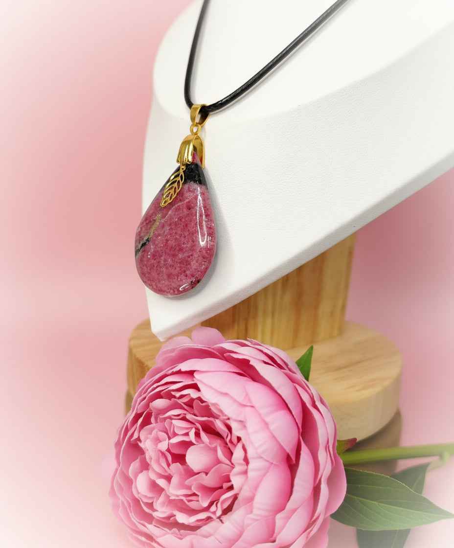Collier et sa rhodonite extra, doré ou argenté, pierre au choix