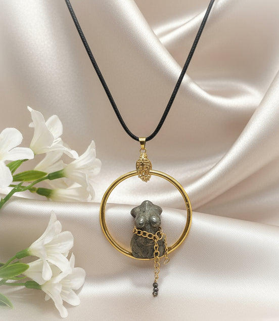 sautoir femme originale doré avec buste