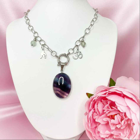 Collier "unalom" en fluorite arc en ciel  & aum