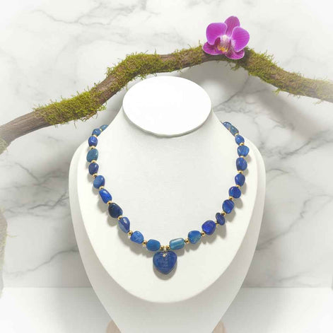 Tour de cou collier doré en cyanite coeur, réglable