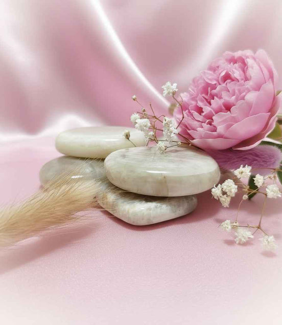 Pierre de lune nacré en Galet, roulée, sphère, pointe...au choix