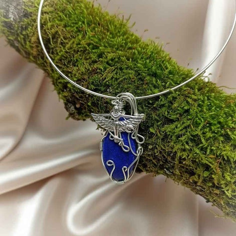 Torque Isis argenté en lapis lazuli extra sertie de cuivre